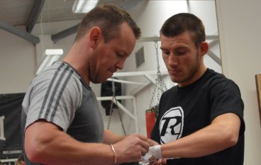 Liam Williams forces Ronnie Heffron to submit in breakthrough bout