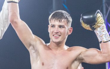 Rhys Edwards steps up in style to see-off Johnny Phillips